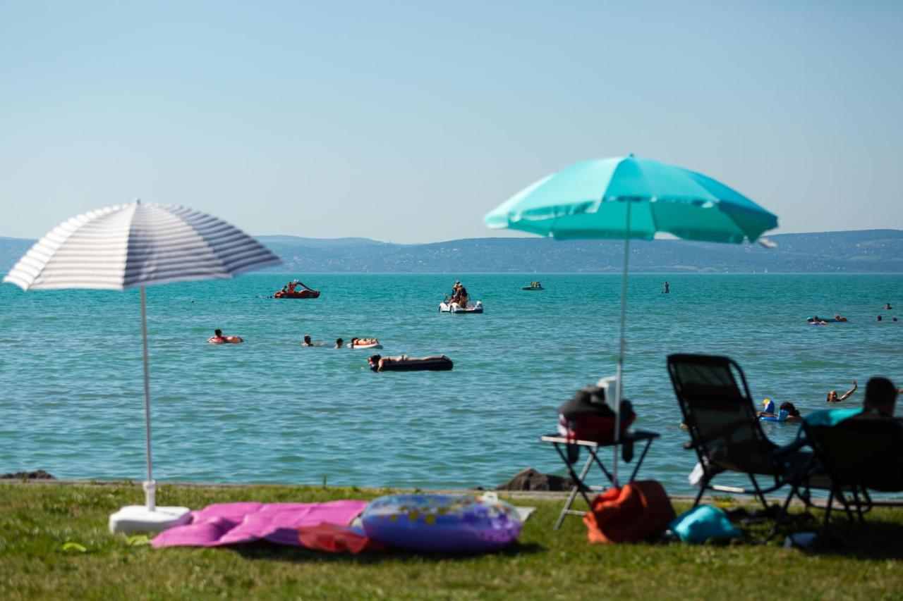 Aranypart Camping & Apartments Siofok Ngoại thất bức ảnh