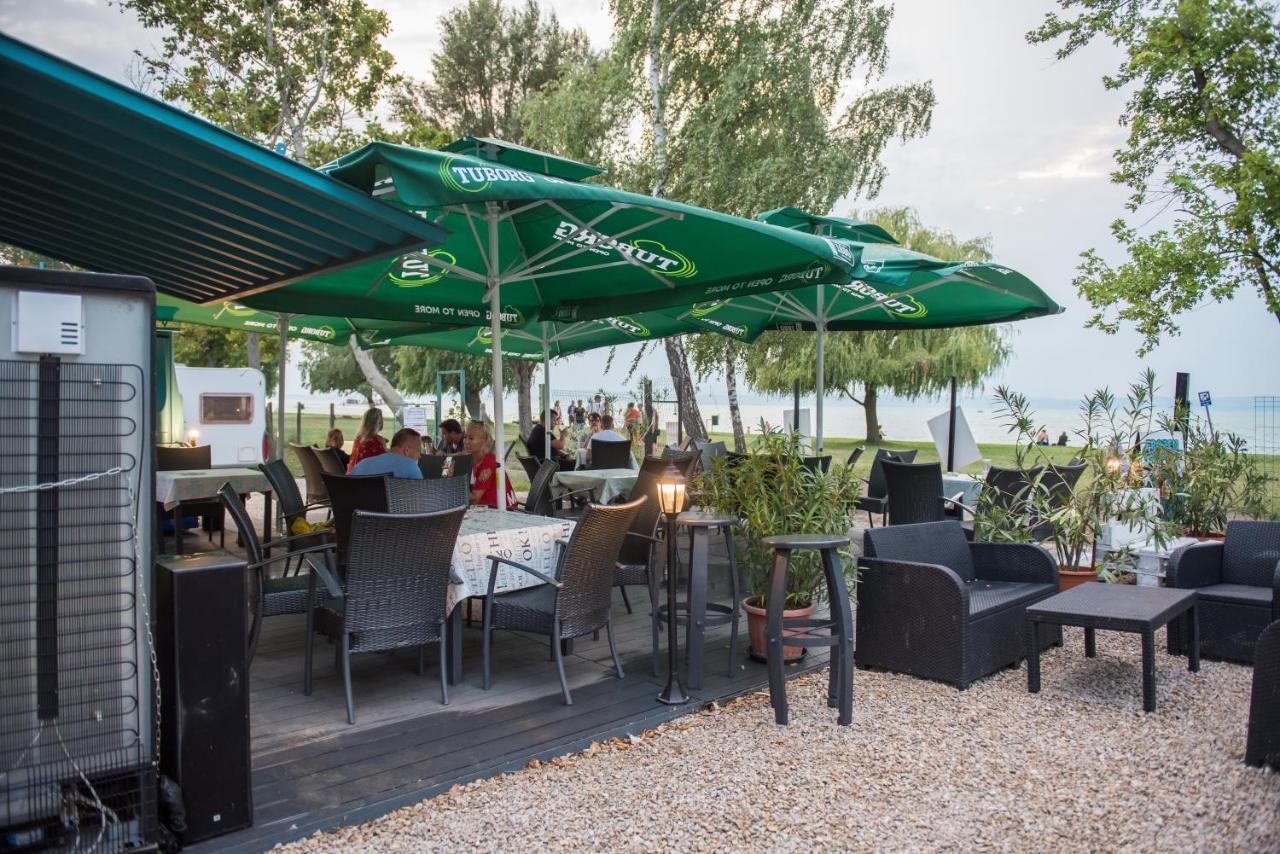 Aranypart Camping & Apartments Siofok Ngoại thất bức ảnh
