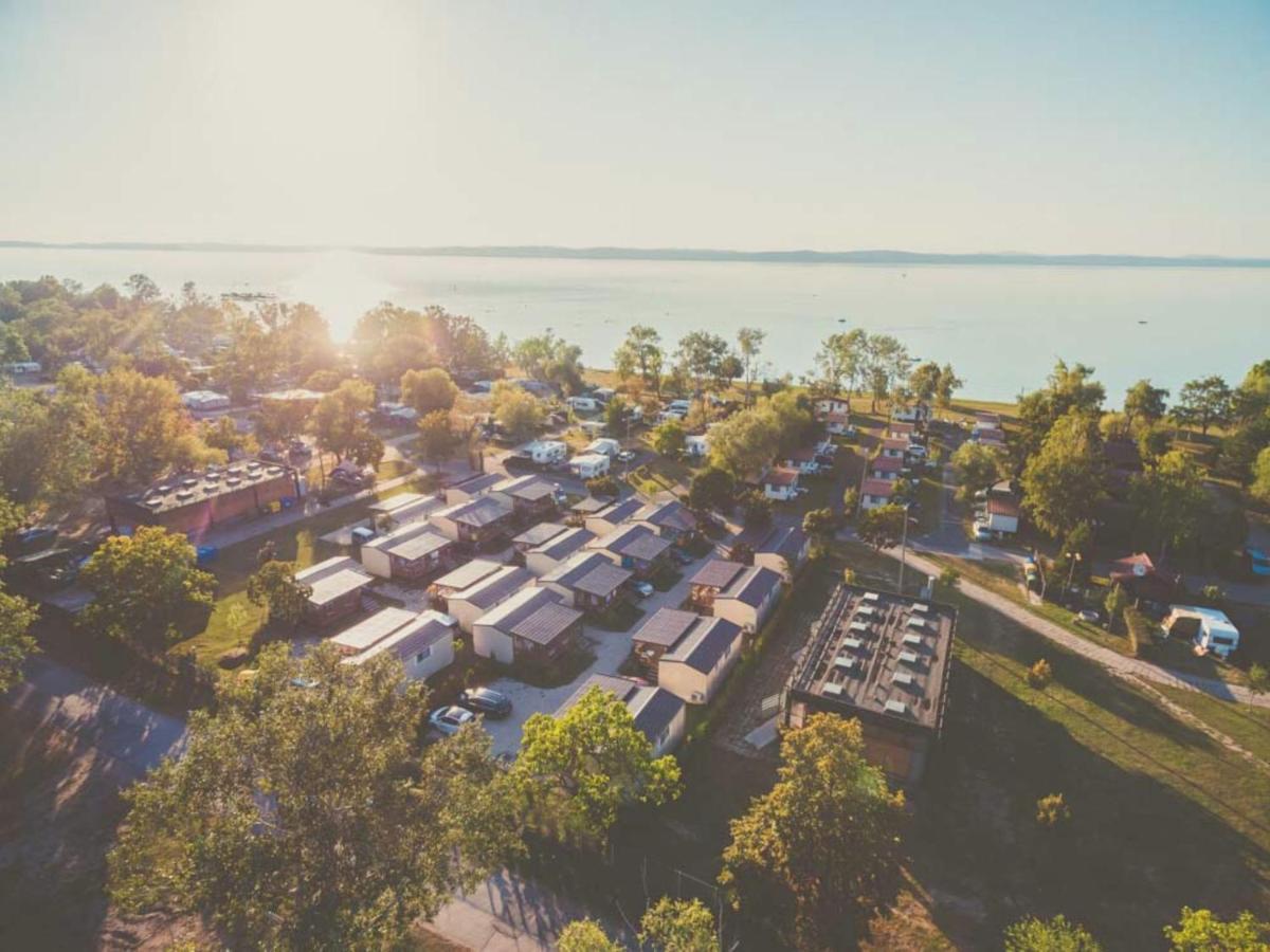 Aranypart Camping & Apartments Siofok Ngoại thất bức ảnh