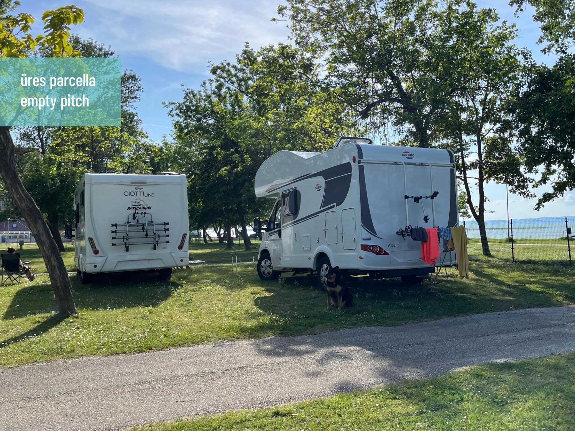 Aranypart Camping & Apartments Siofok Ngoại thất bức ảnh