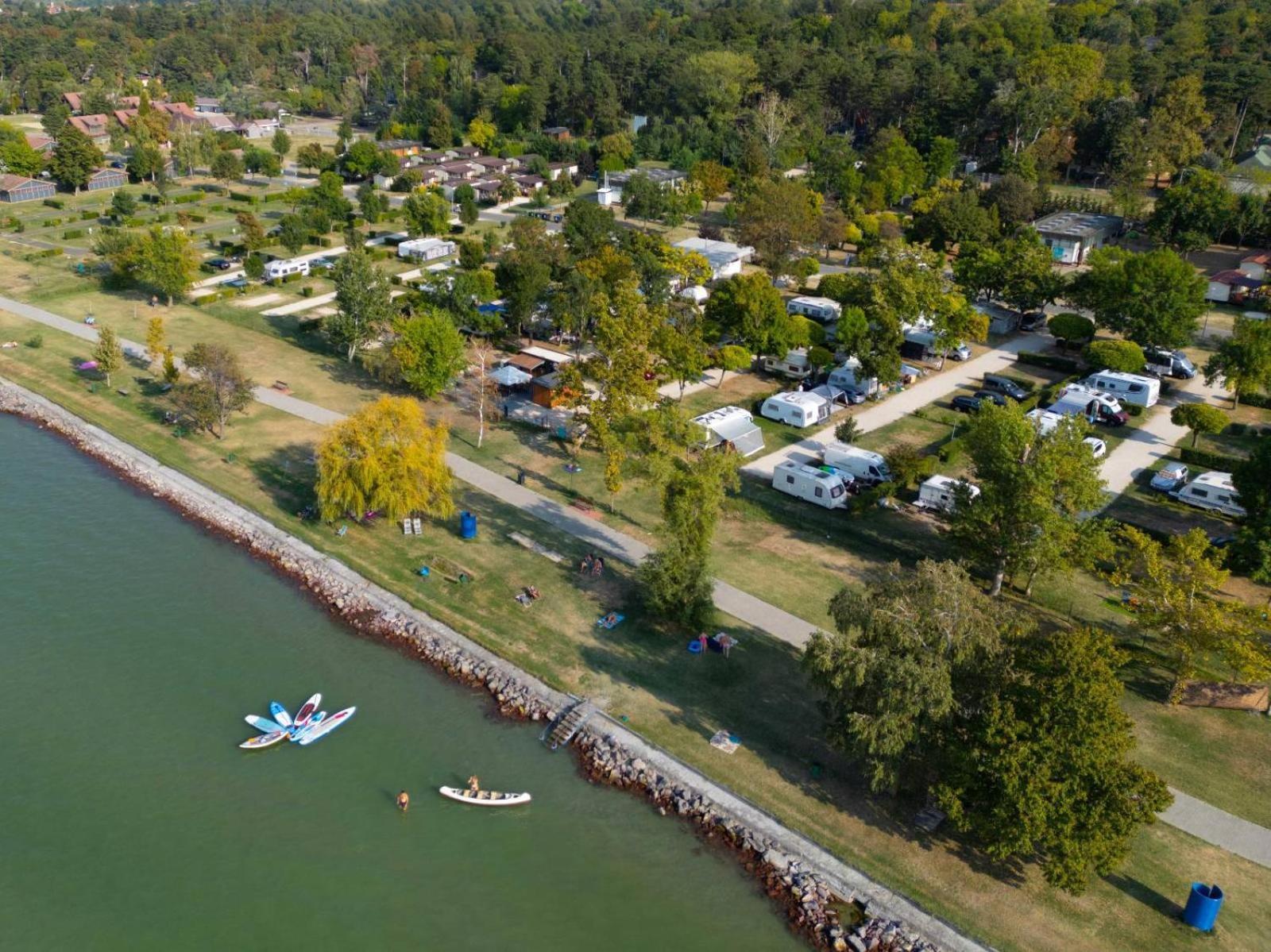 Aranypart Camping & Apartments Siofok Ngoại thất bức ảnh
