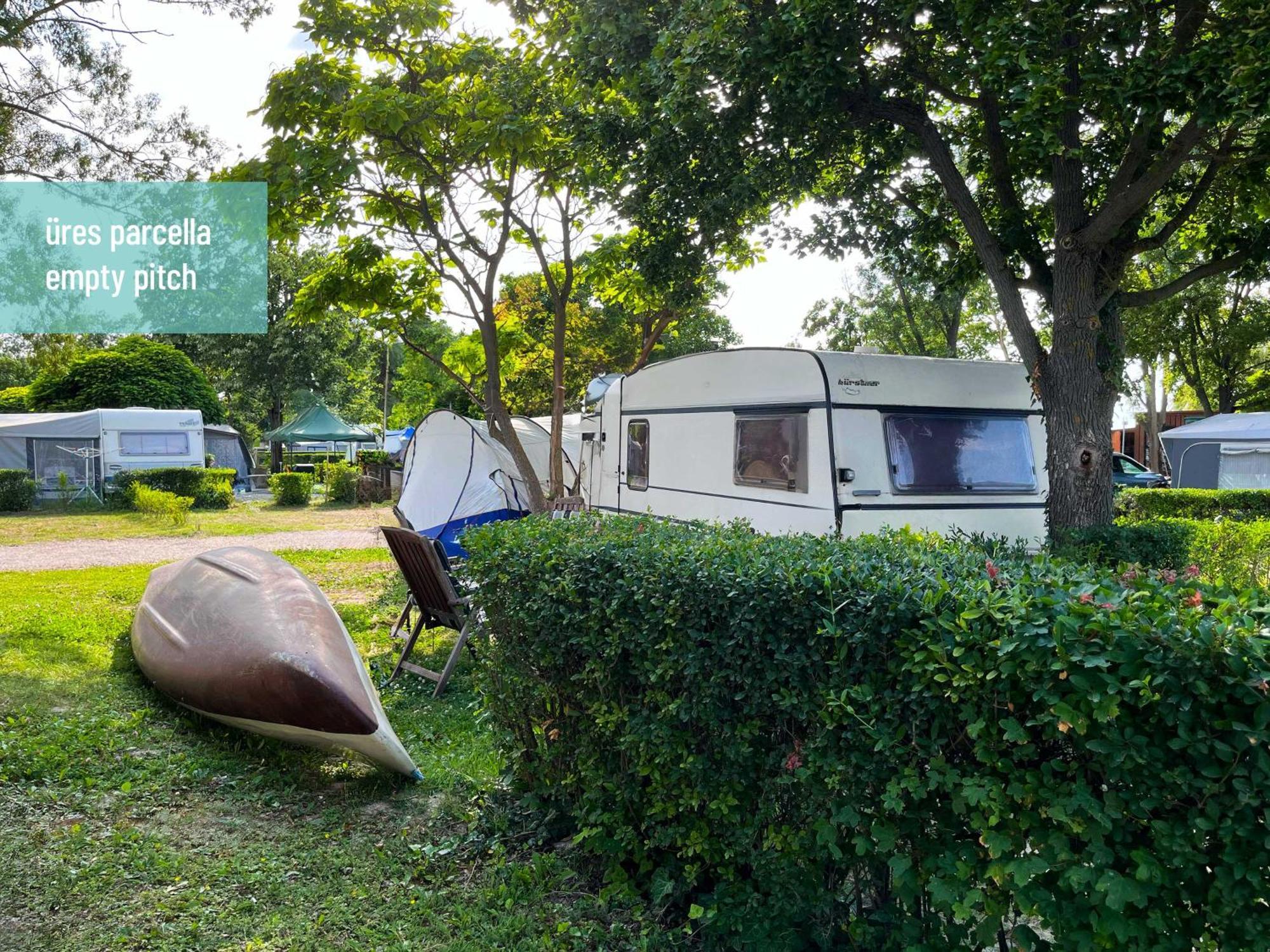 Aranypart Camping & Apartments Siofok Ngoại thất bức ảnh