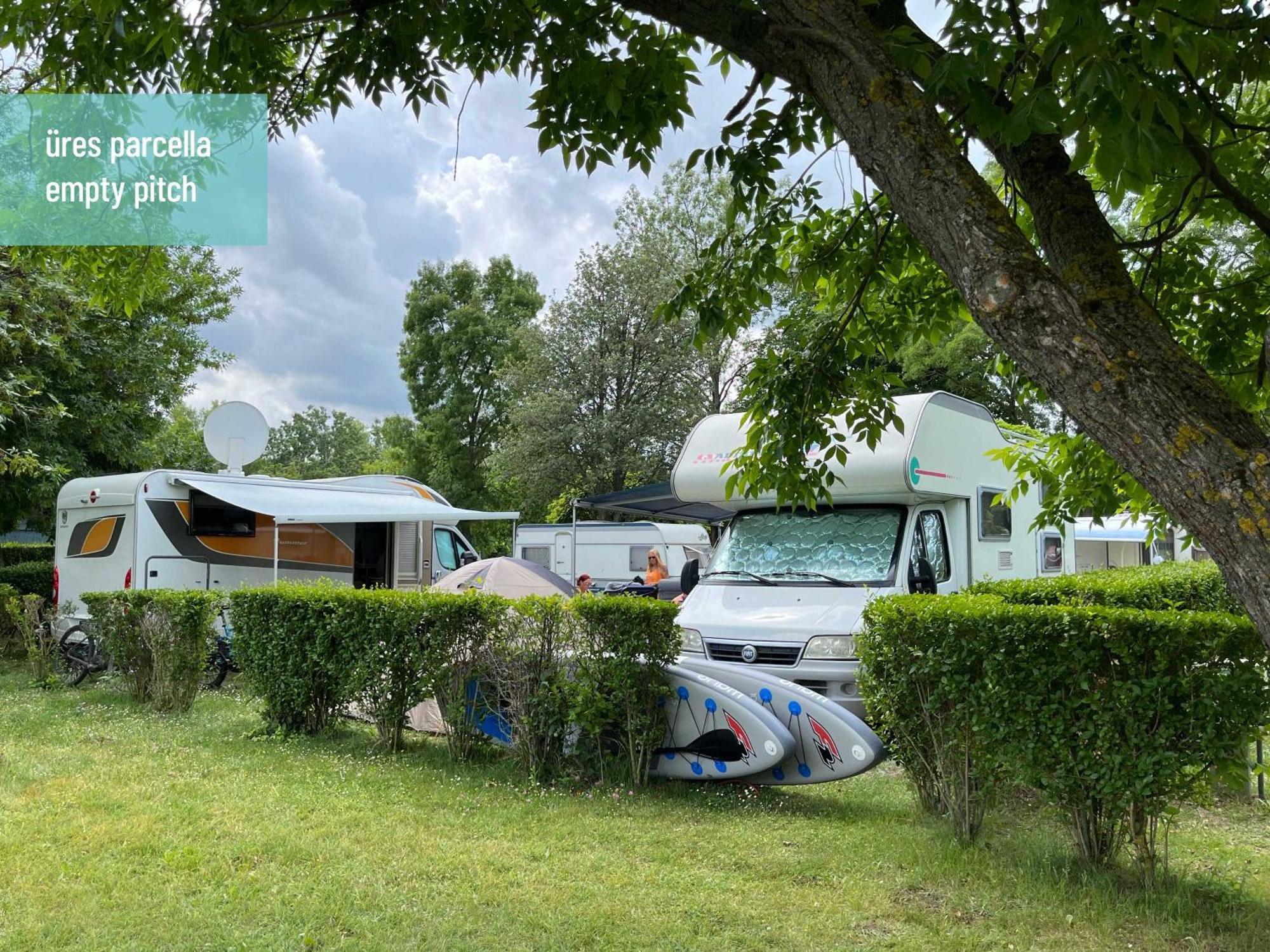 Aranypart Camping & Apartments Siofok Ngoại thất bức ảnh