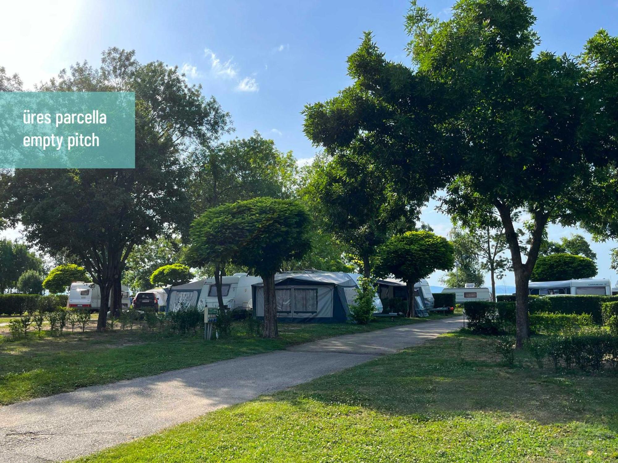 Aranypart Camping & Apartments Siofok Ngoại thất bức ảnh