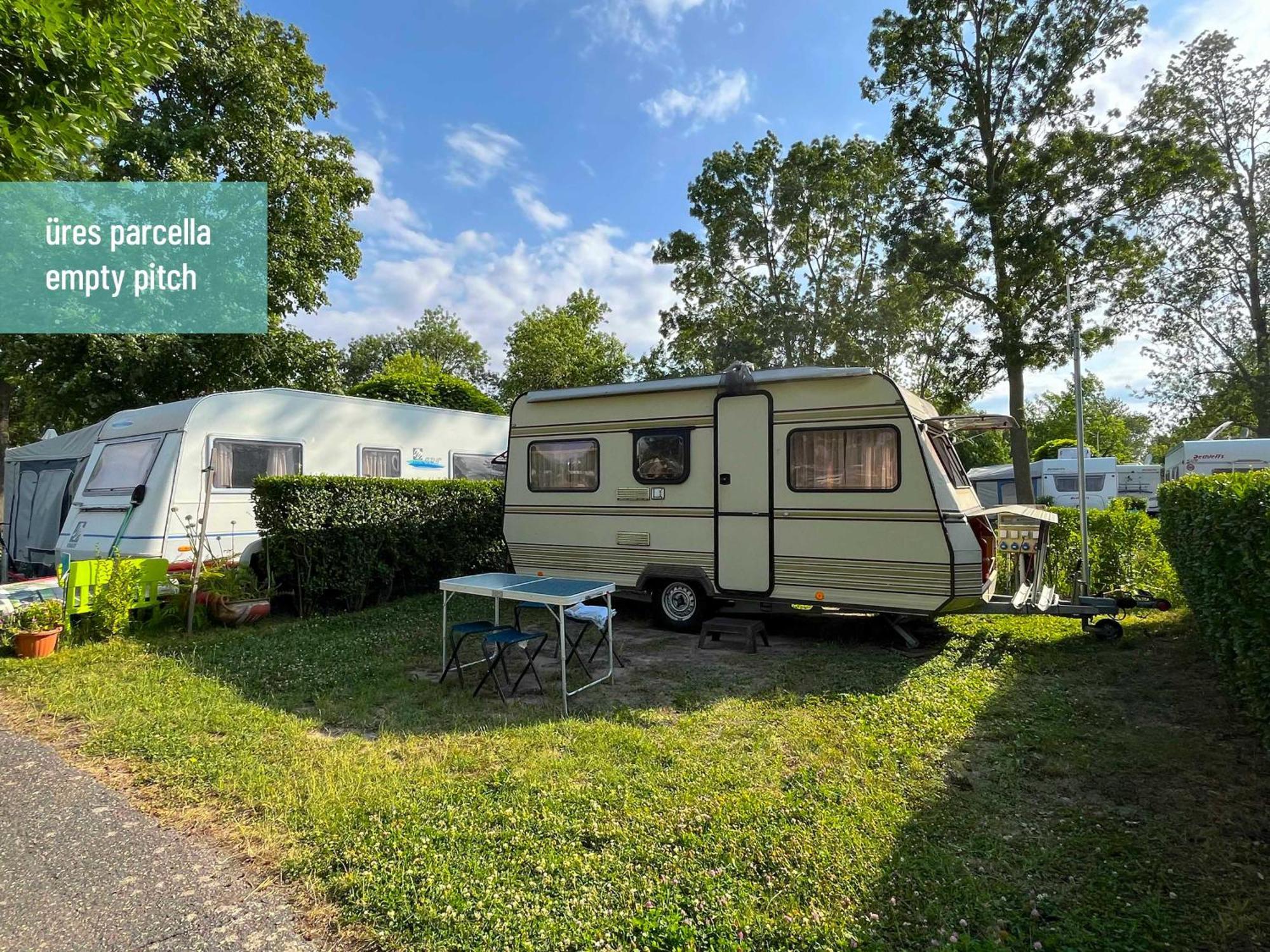 Aranypart Camping & Apartments Siofok Ngoại thất bức ảnh
