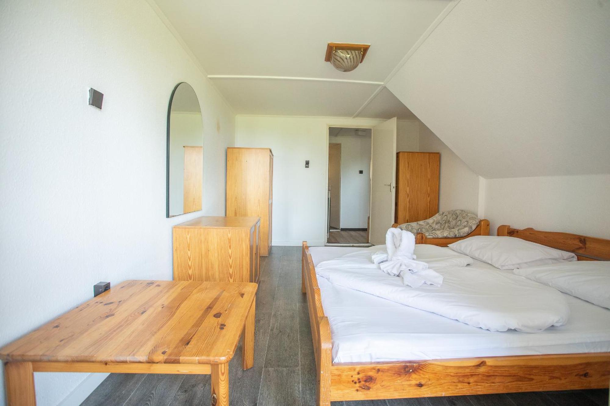Aranypart Camping & Apartments Siofok Ngoại thất bức ảnh